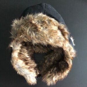 Tough outfitters winter hat, black with fur